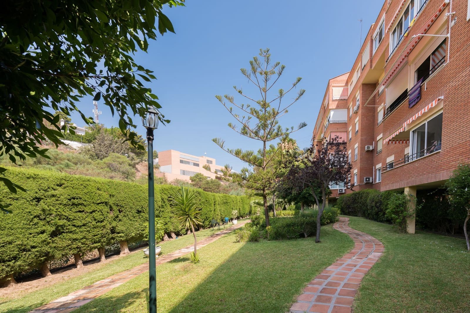 3 makuuhuone Asunto vuokrattavana paikassa Malaga kaupunki mukana uima-altaan - 1 600 € (Ref: 9501852)