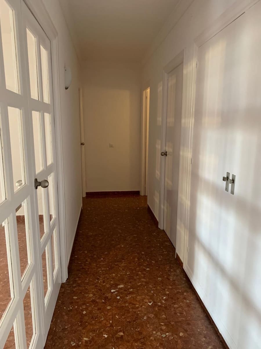 5 quarto Apartamento para arrendar em Malaga cidade com piscina garagem - 2 500 € (Ref: 9540779)