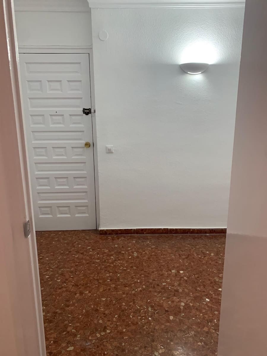 5 quarto Apartamento para arrendar em Malaga cidade com piscina garagem - 2 500 € (Ref: 9540779)