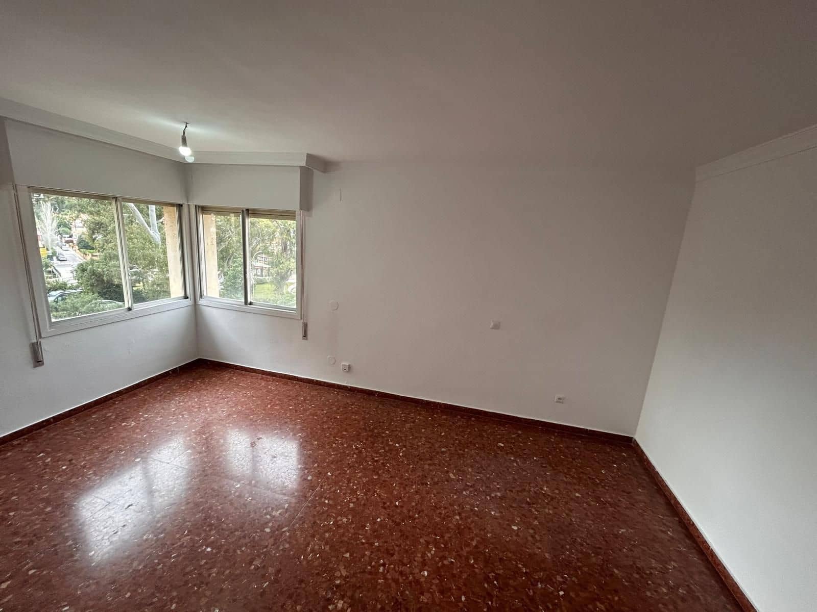 5 quarto Apartamento para arrendar em Malaga cidade com piscina garagem - 2 500 € (Ref: 9540779)