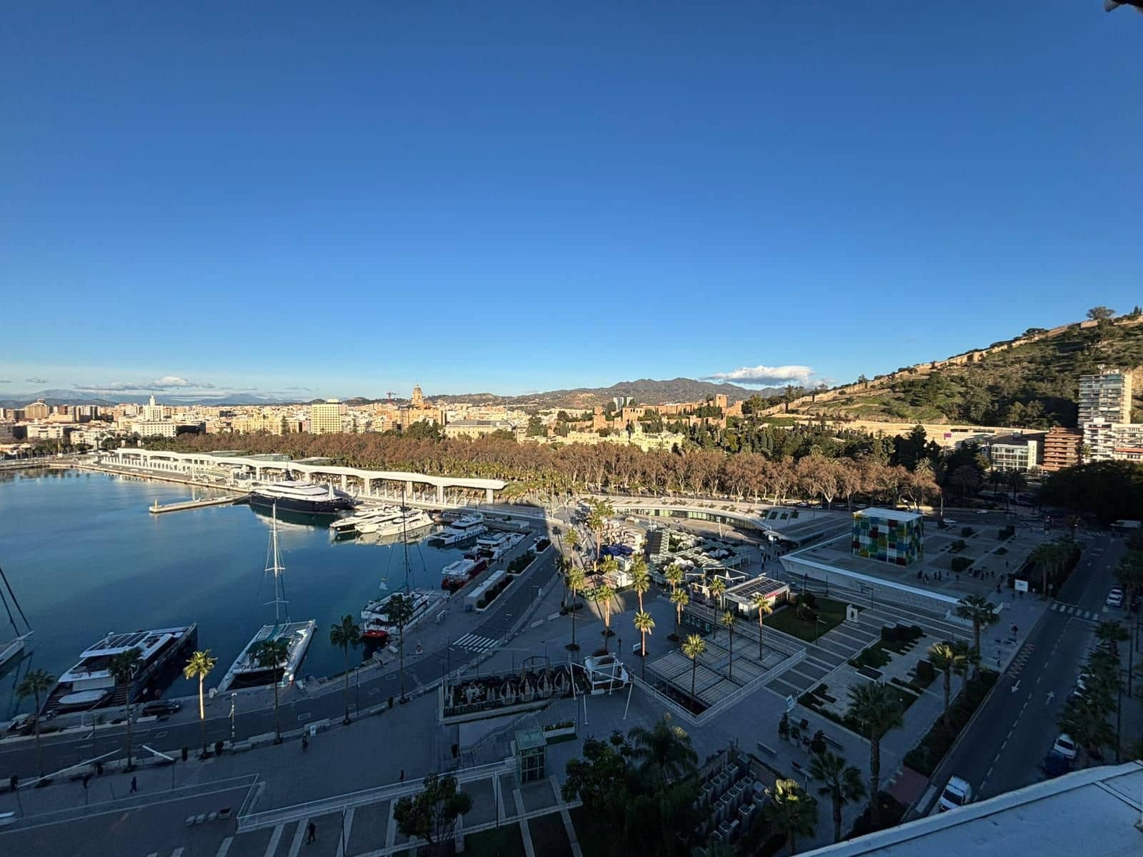 Piso de 3 habitaciones en Málaga ciudad en alquiler con garaje - 5.000 € (Ref: 9540780)