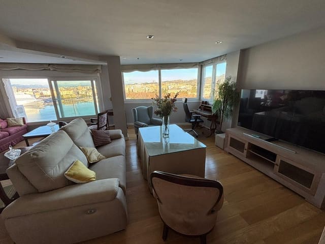 Piso de 3 habitaciones en Málaga ciudad en alquiler con garaje - 5.000 € (Ref: 9540780)