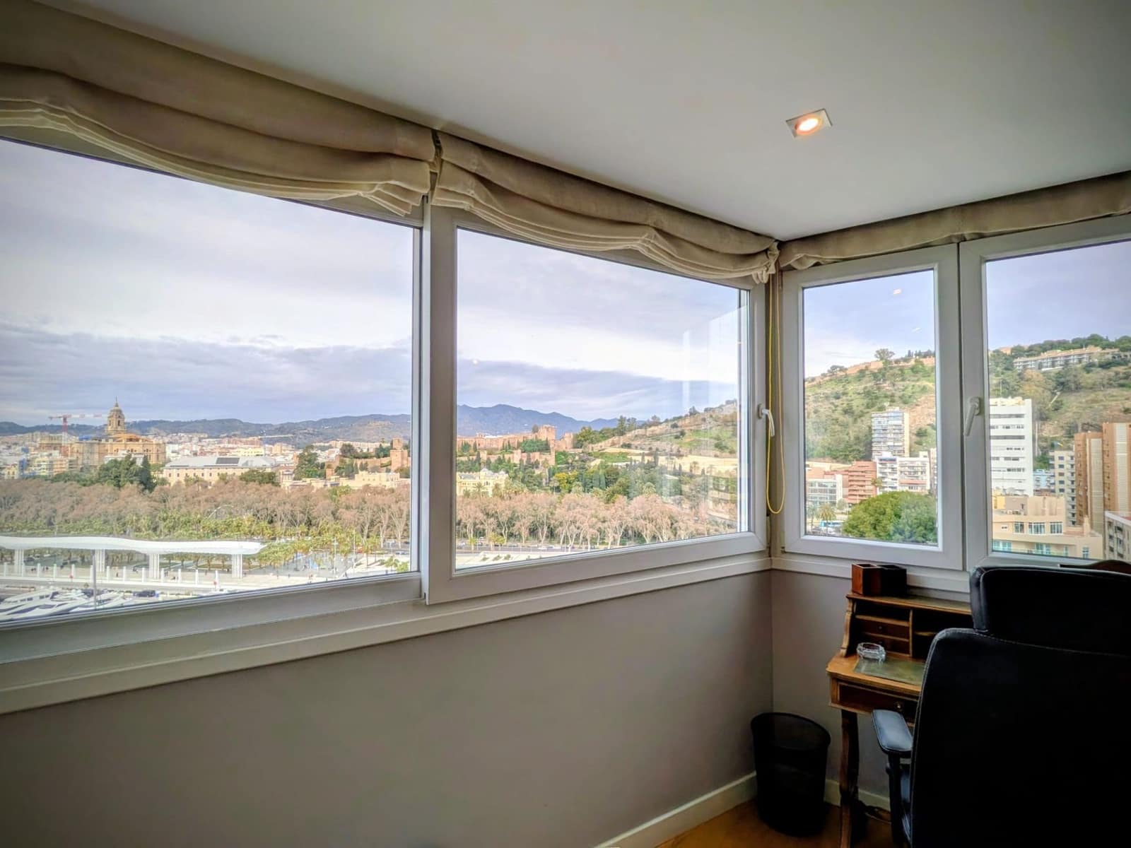 Piso de 3 habitaciones en Málaga ciudad en alquiler con garaje - 5.000 € (Ref: 9540780)