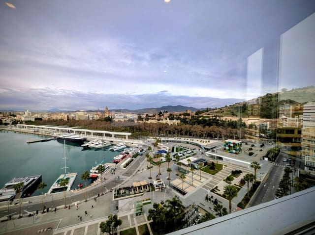 Piso de 3 habitaciones en Málaga ciudad en alquiler con garaje - 5.000 € (Ref: 9540780)