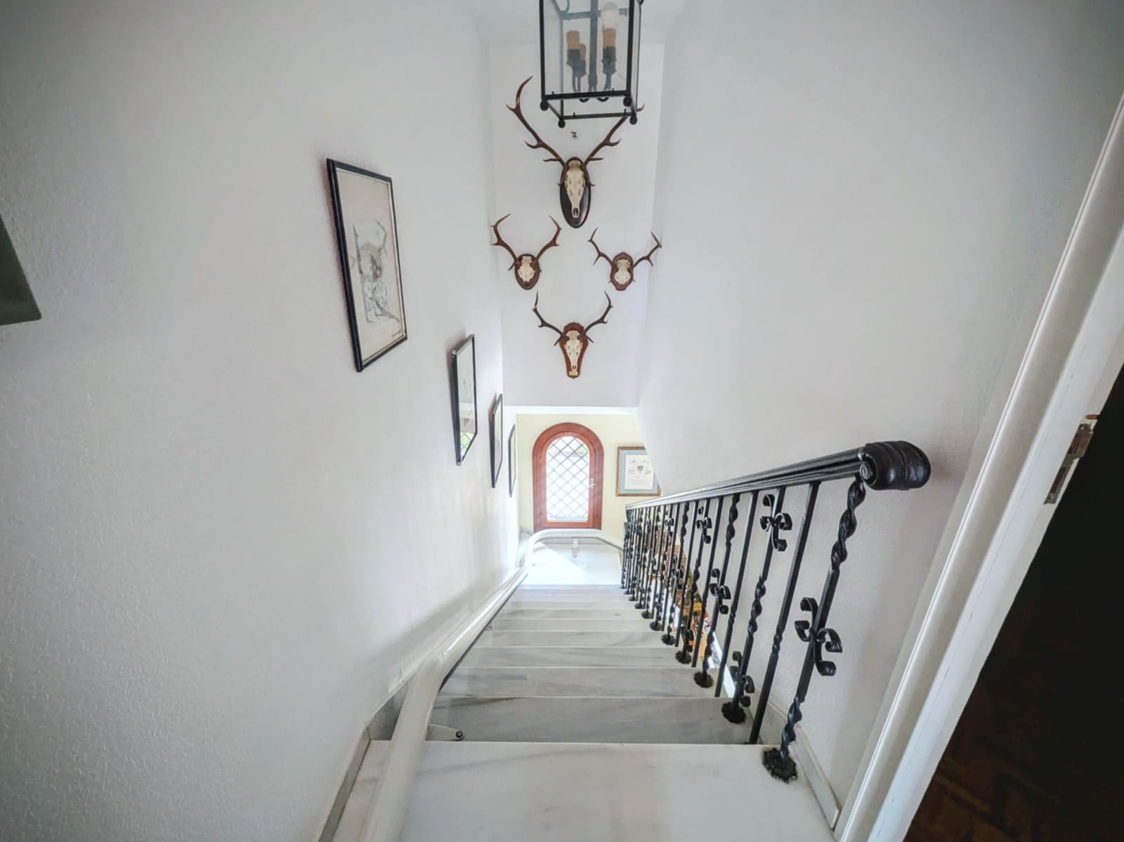 7 soverom Villa til salgs i Malaga by med svømmebasseng garasje - € 1 700 000 (Ref: 9543053)