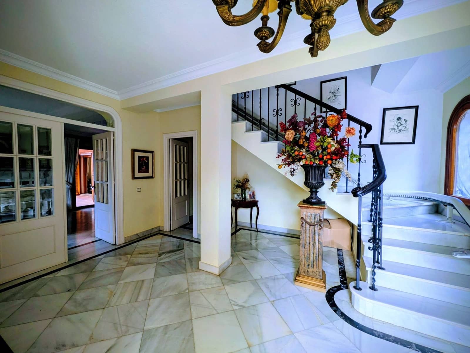 7 soverom Villa til salgs i Malaga by med svømmebasseng garasje - € 1 700 000 (Ref: 9543053)