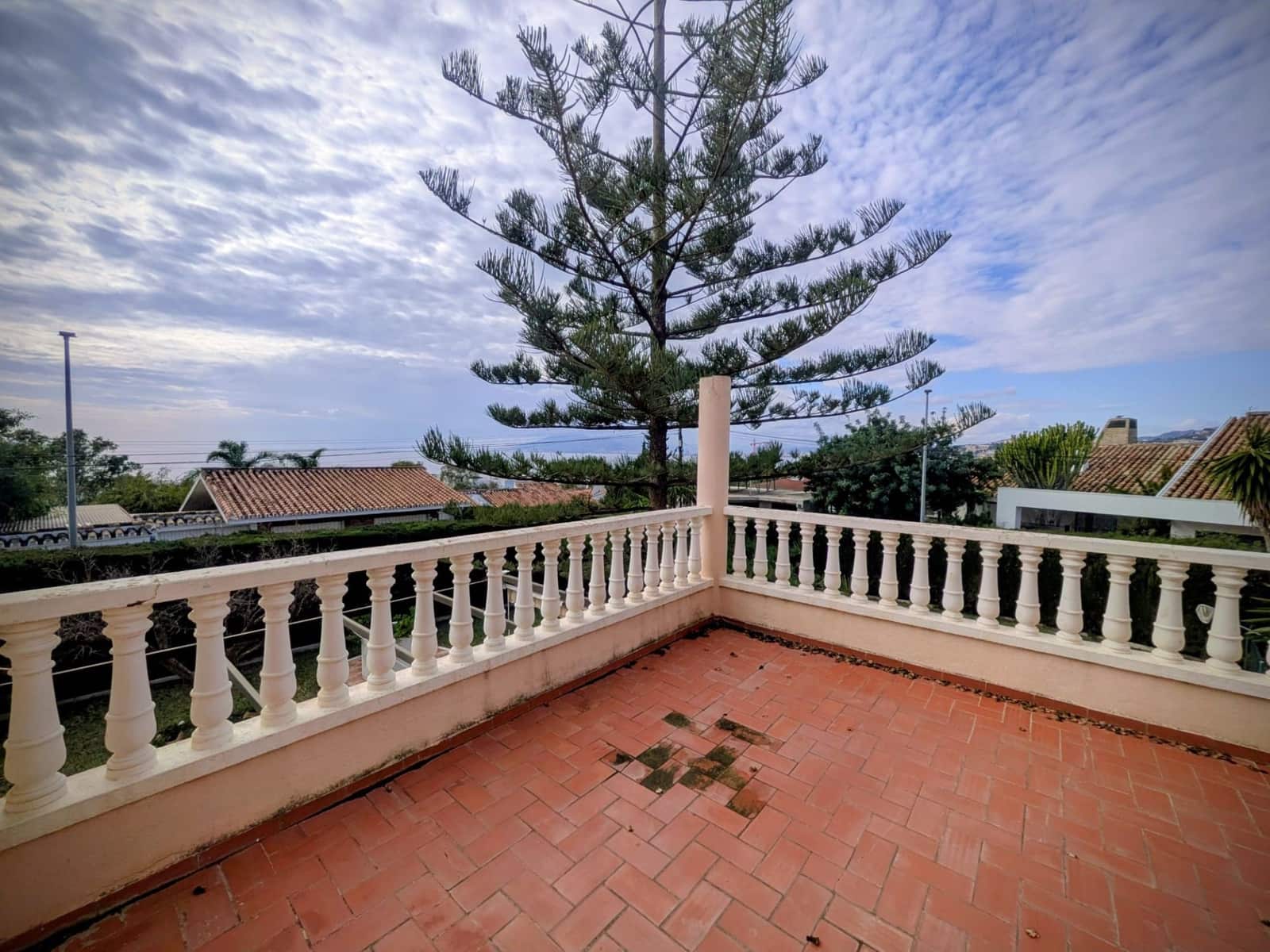 7 soverom Villa til salgs i Malaga by med svømmebasseng garasje - € 1 700 000 (Ref: 9543053)