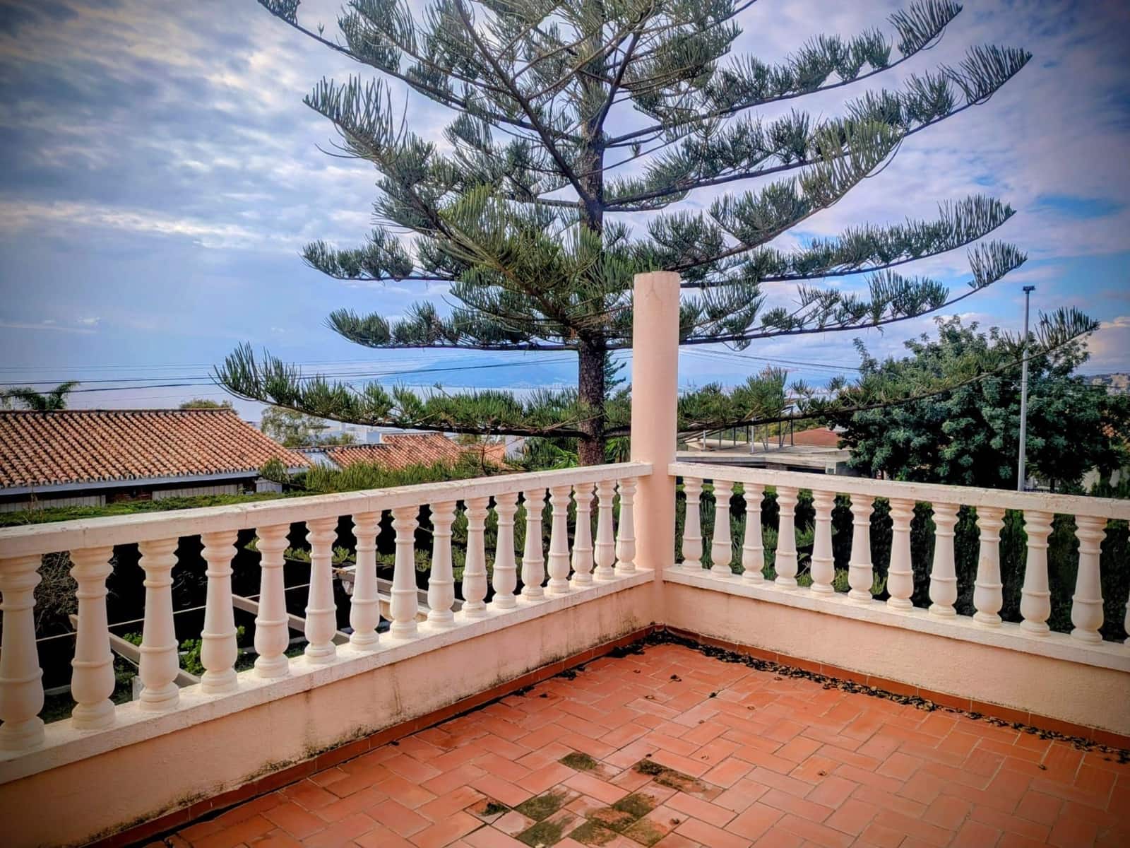 7 soverom Villa til salgs i Malaga by med svømmebasseng garasje - € 1 700 000 (Ref: 9543053)