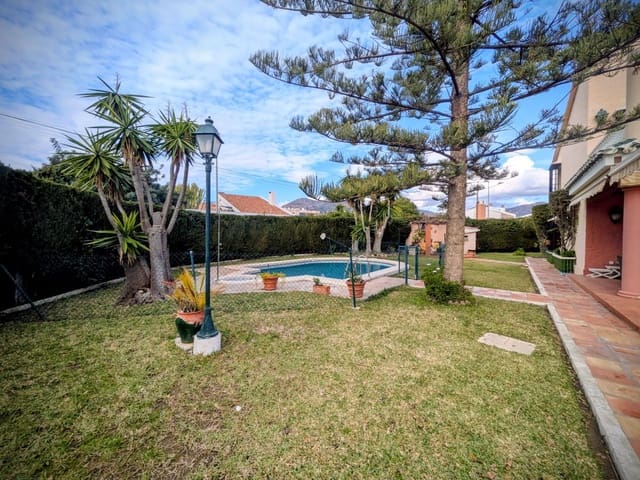 7 soverom Villa til salgs i El Candado, Málaga by med svømmebasseng garasje - € 1 700 000 (Ref: 9543053)