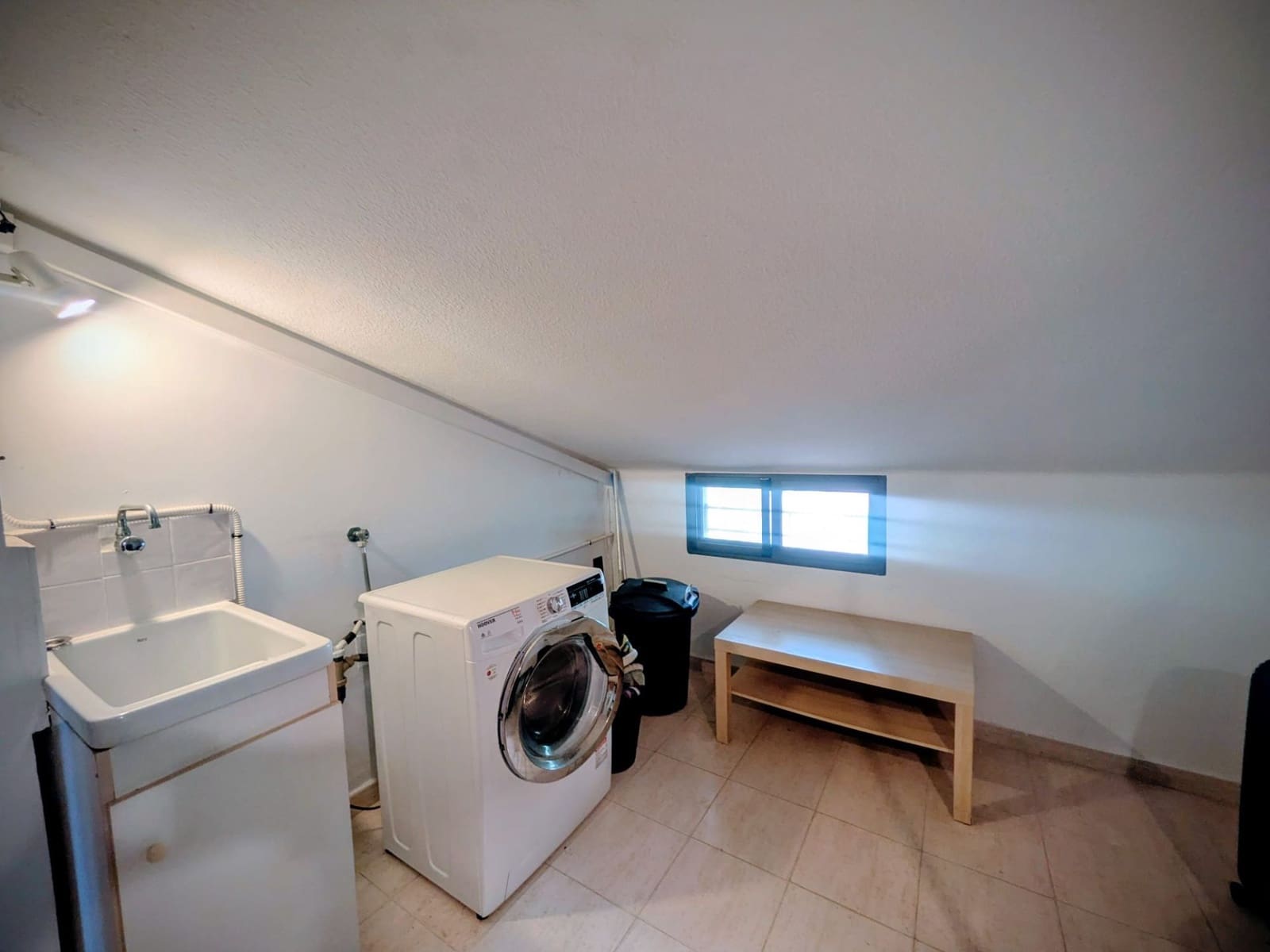 3 soveværelse Semi-Rækkehus til salg i Malaga by med swimmingpool garage - € 575.000 (Ref: 9543054)