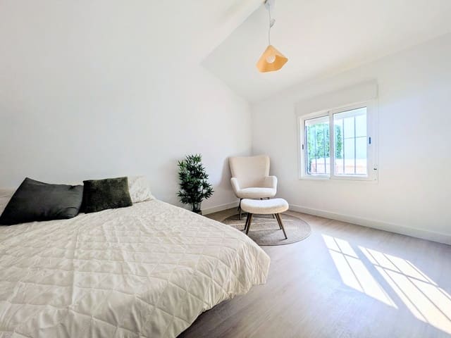 2 Zimmer Penthouse zu verkaufen in Victoria Eugenia, Málaga Stadt mit Garage - 330.000 € (Ref: 9636447)