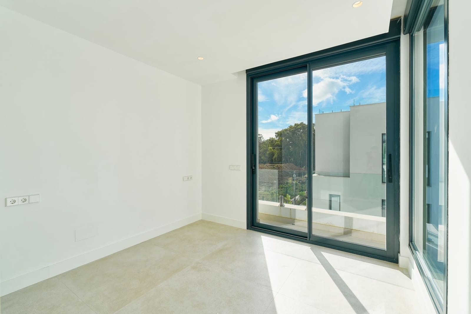 5 makuuhuone Huvila myytävänä paikassa Atalaya-Isdabe mukana uima-altaan 
autotalli - 1 950 000 € (Ref: 9651233)