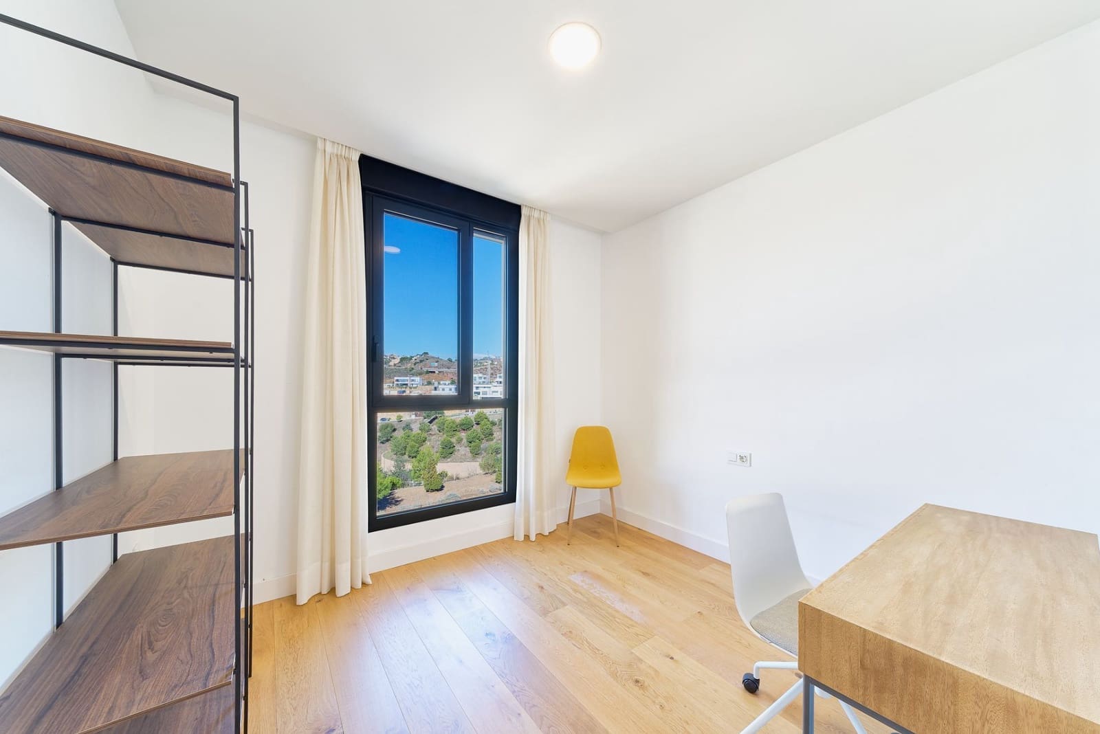 4 soverom Penthouse til salgs i Malaga by med svømmebasseng garasje - € 990 000 (Ref: 9721090)