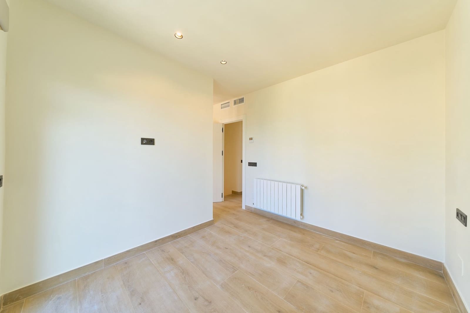 3 slaapkamer Halfvrijstaande villa te koop in Malaga stad - € 785.000 (Ref: 9833227)