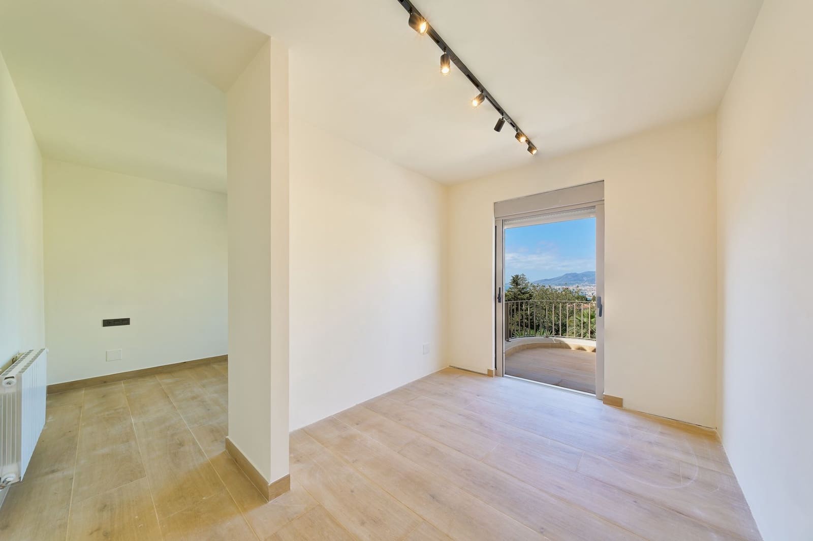3 slaapkamer Halfvrijstaande villa te koop in Malaga stad - € 785.000 (Ref: 9833227)