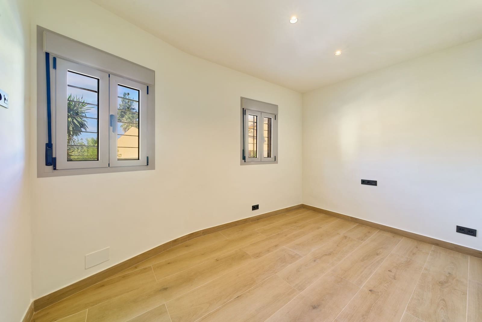 3 slaapkamer Halfvrijstaande villa te koop in Malaga stad - € 785.000 (Ref: 9833227)