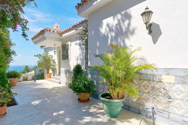 4 soverom Villa til salgs i Cerrado de Calderon, Málaga by med svømmebasseng garasje - € 1 370 000 (Ref: 9850740)