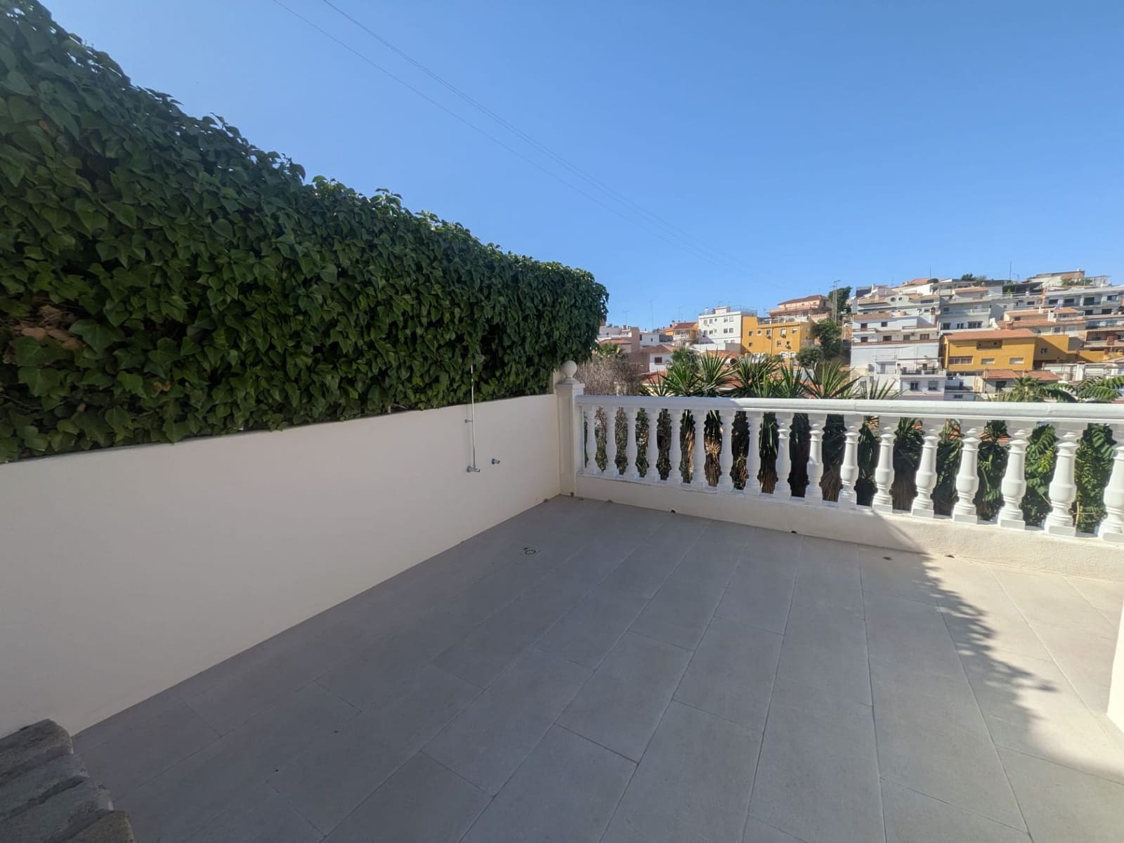 5 camera da letto Villa da affittare in Malaga citta con piscina garage - 5.000 € (Rif: 9912495)