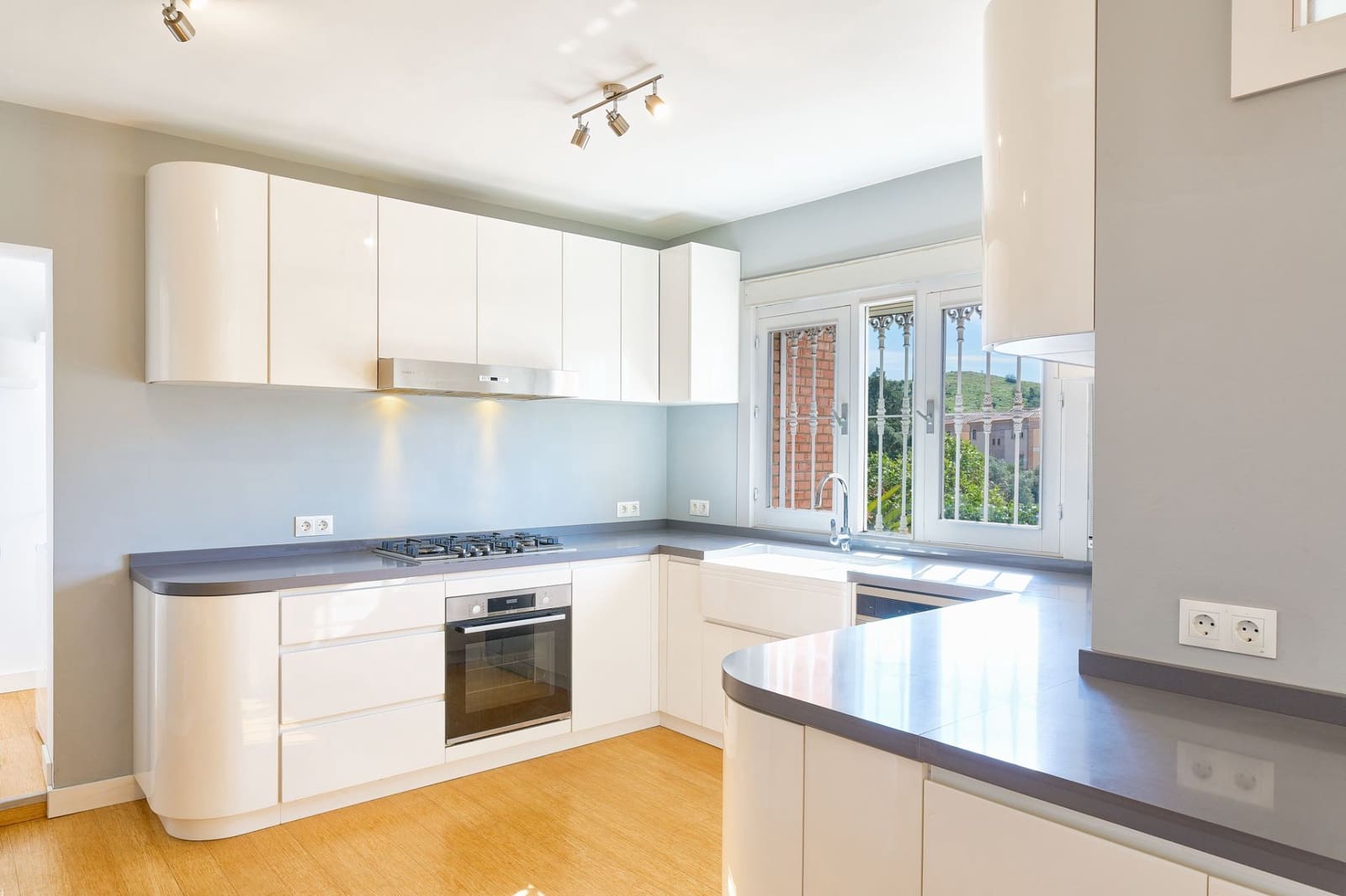5 camera da letto Villa da affittare in Malaga citta con piscina garage - 5.000 € (Rif: 9912495)