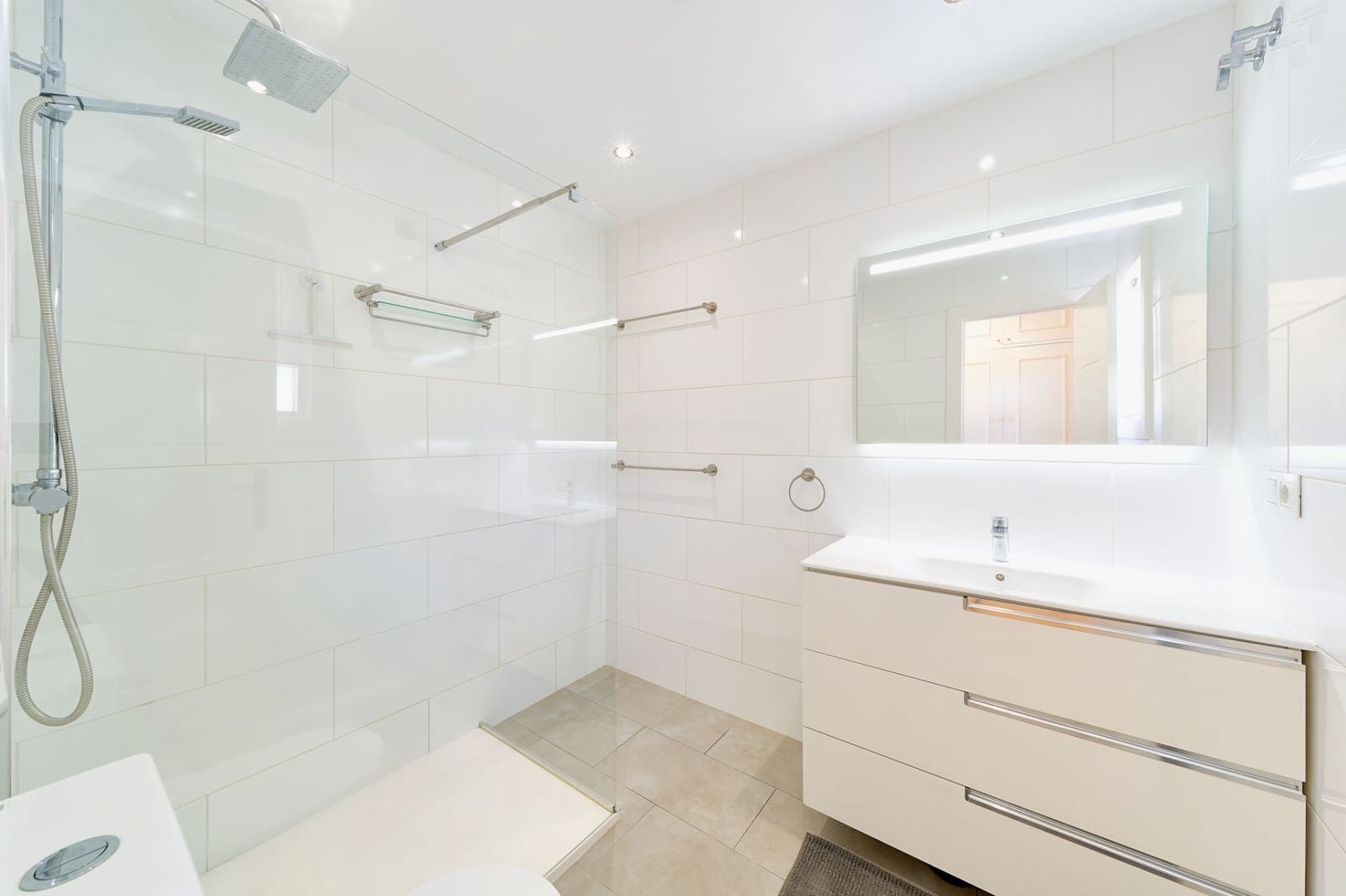 5 camera da letto Villa da affittare in Malaga citta con piscina garage - 5.000 € (Rif: 9912495)