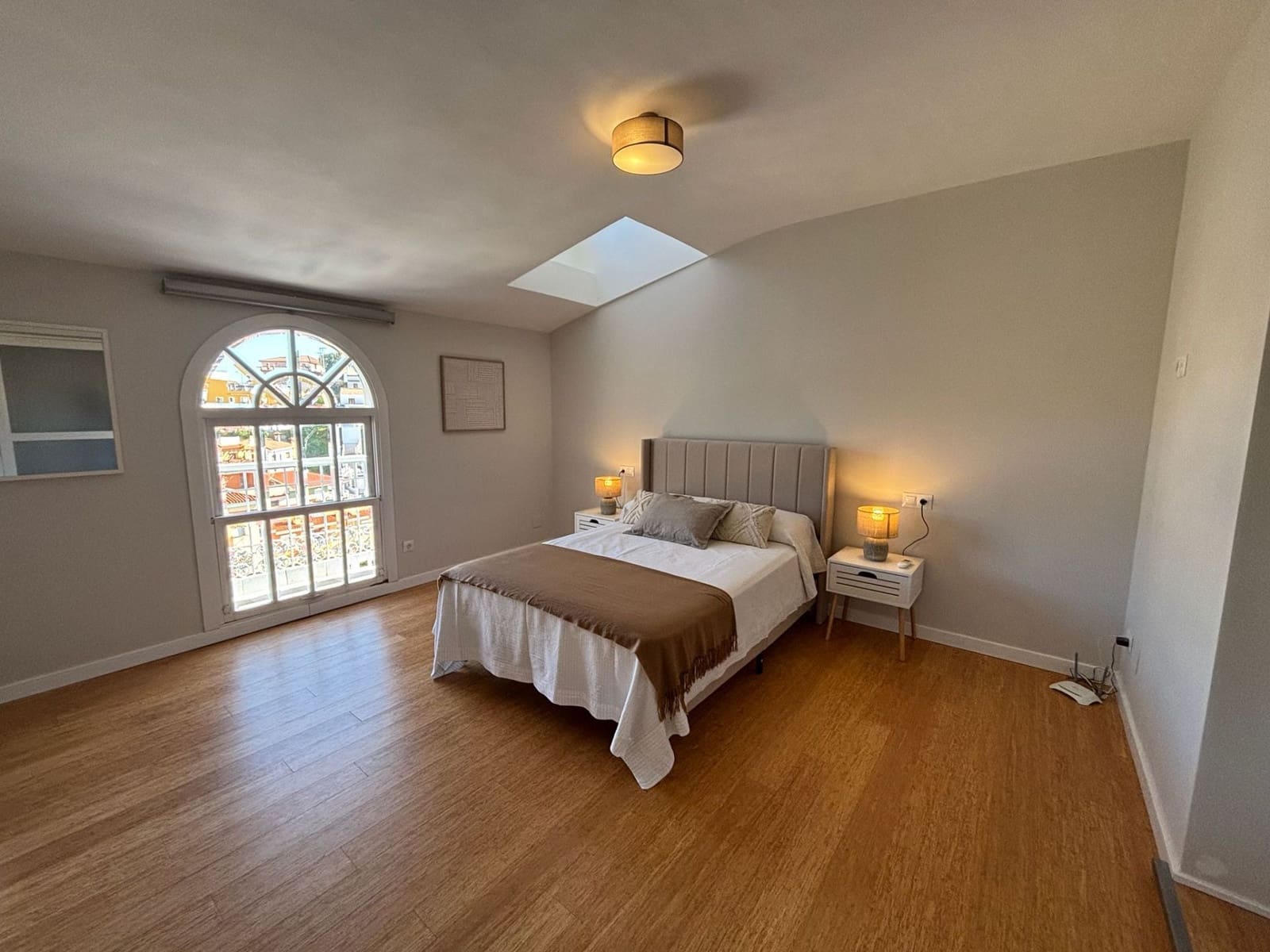 5 camera da letto Villa da affittare in Malaga citta con piscina garage - 5.000 € (Rif: 9912495)