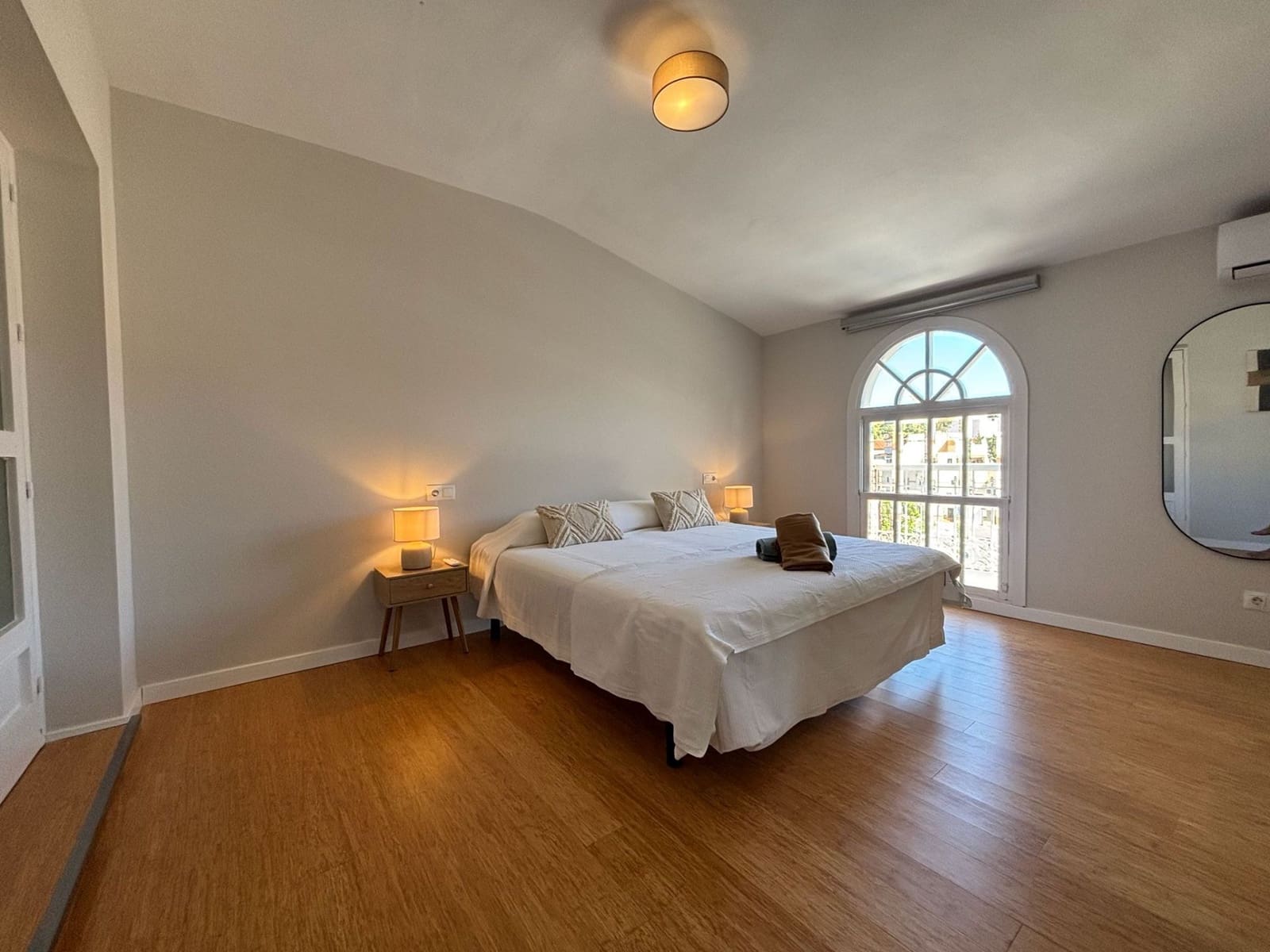 5 camera da letto Villa da affittare in Malaga citta con piscina garage - 5.000 € (Rif: 9912495)