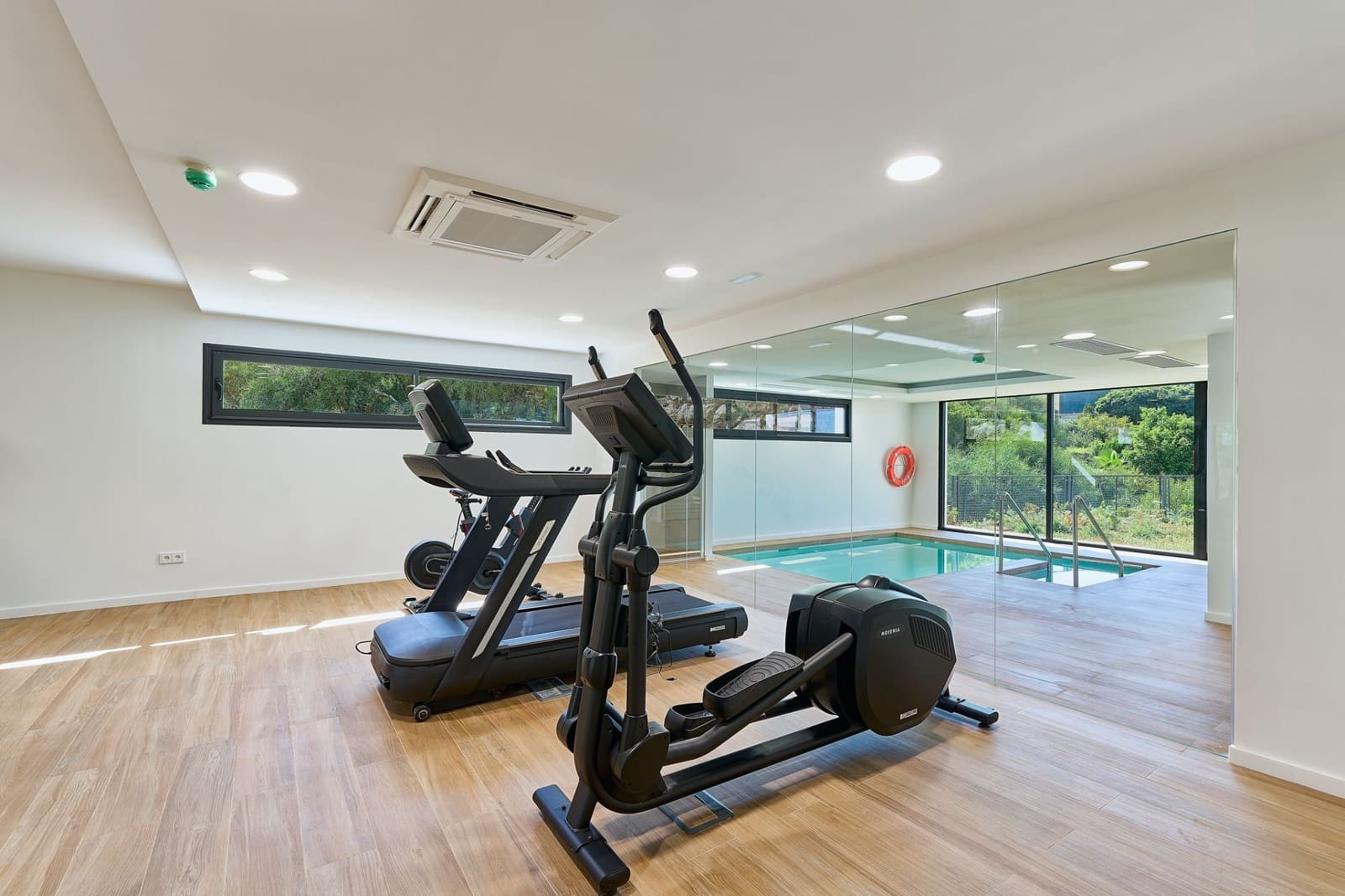 2 Zimmer Penthouse zu verkaufen in Fuengirola mit Pool Garage - 1.037.000 € (Ref: 9926746)