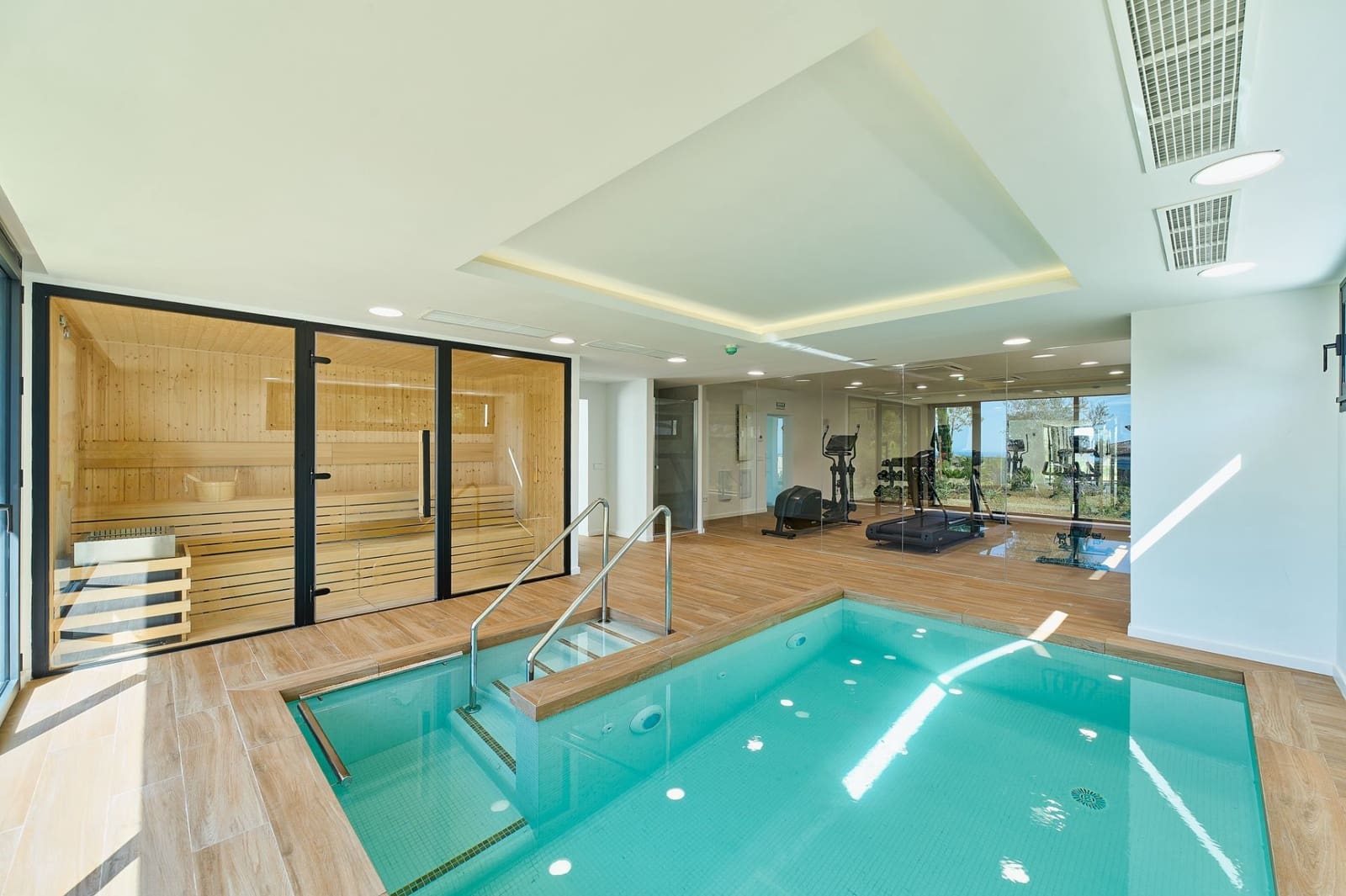 2 Zimmer Penthouse zu verkaufen in Fuengirola mit Pool Garage - 1.037.000 € (Ref: 9926746)