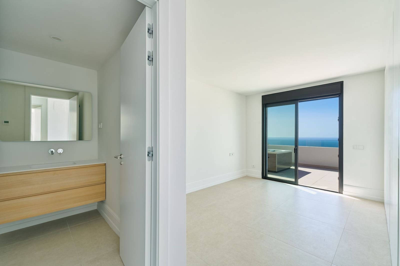3 bedroom Penthouse for sale in Fuengirola with pool garage - € 1,254,700 (Ref: 9926747)