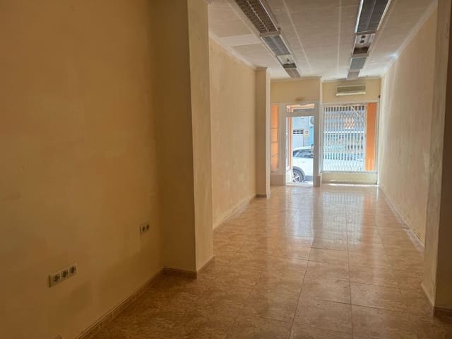Comercial para venda em Torrevieja - 95 000 € (Ref: 9459655)