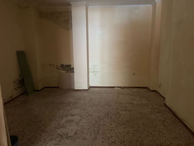 Comercial para venda em Torrevieja - 95 000 € (Ref: 9459655)