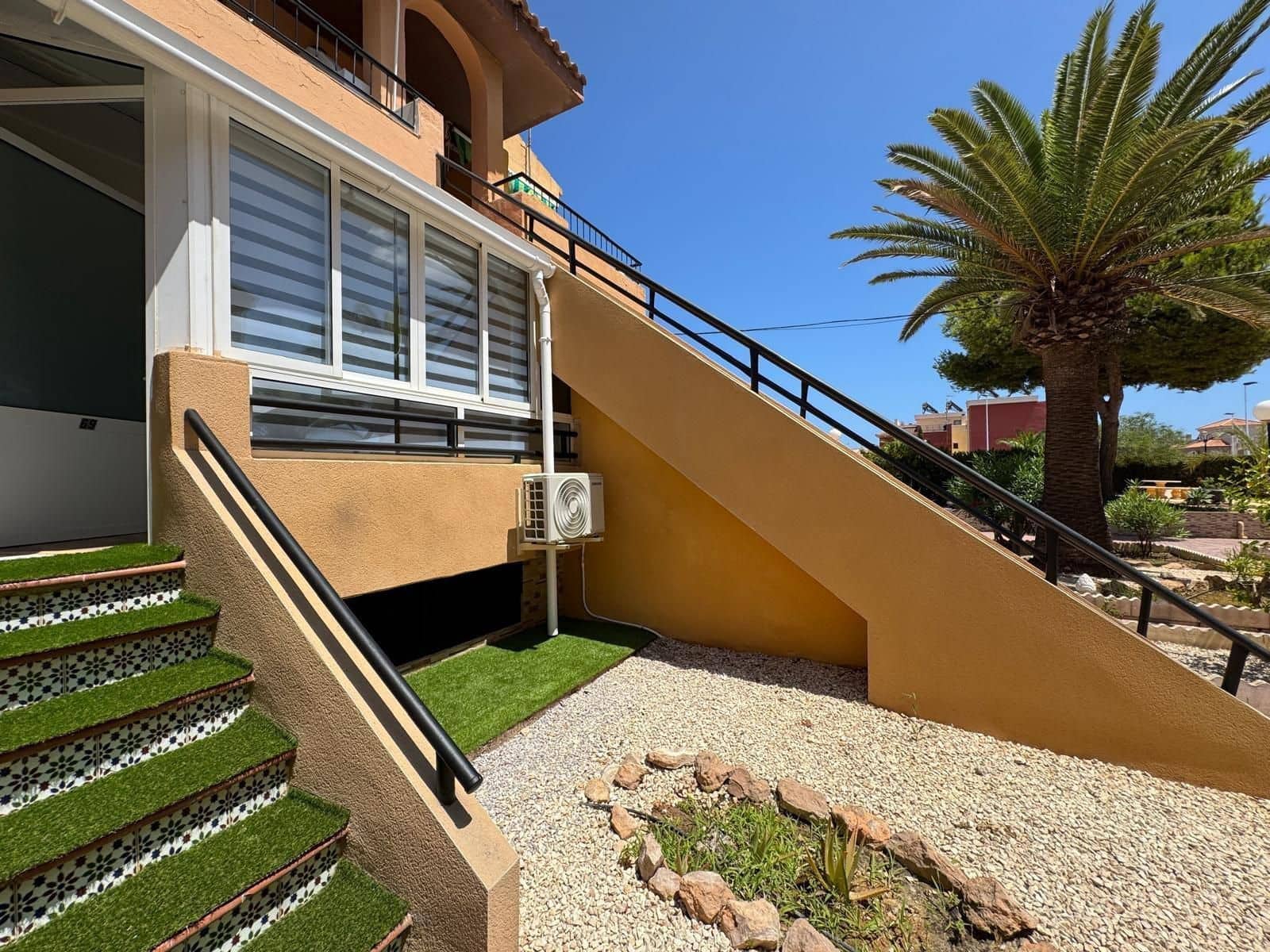 Monolocale in vendita in Torrevieja con piscina - 103.000 € (Rif: 9459659)