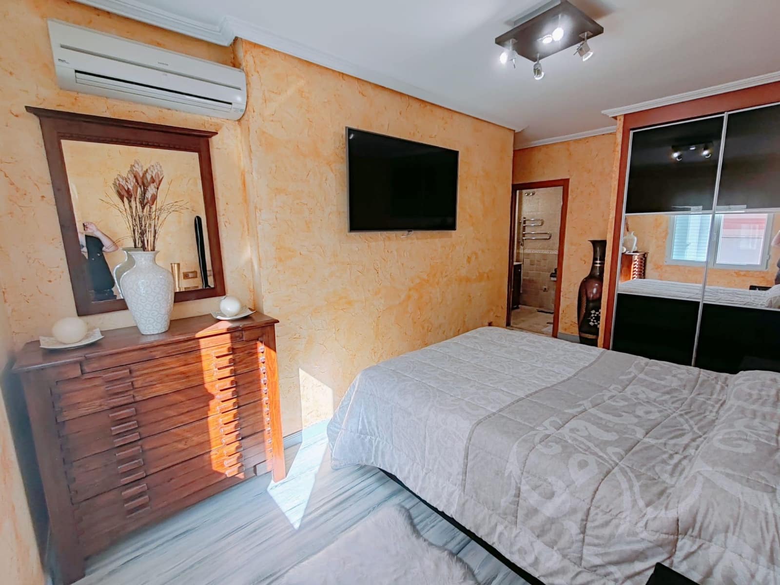 3 bedroom Apartment for sale in Torrevieja with pool - € 250,000 (Ref: 9462733)