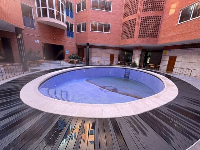 Apartamento de 3 habitaciones en El Acequión - Los Náufragos, Torrevieja en venta con piscina - 250.000 € (Ref: 9462733)