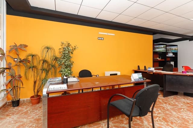 Commerciale in vendita in Centro, Torrevieja - 298.000 € (Rif: 9462735)