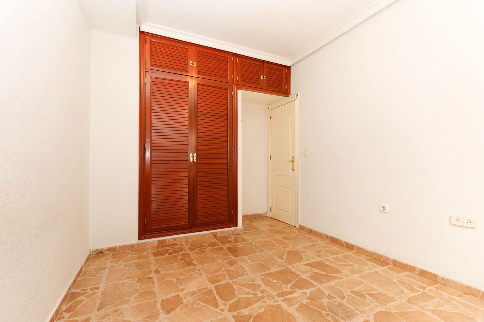5 sovrum Lägenhet till salu i Torrevieja - 315 000 € (Ref: 9462754)