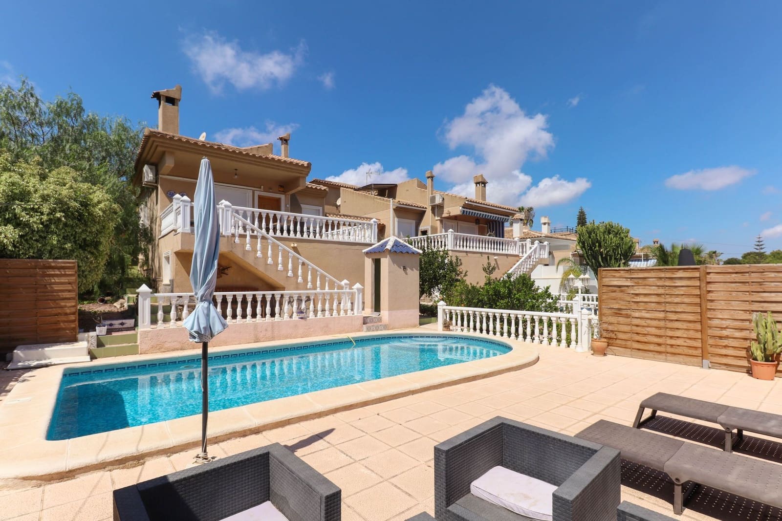 3 bedroom Villa for sale in Orihuela Costa with pool garage - € 389,000 (Ref: 9465935)