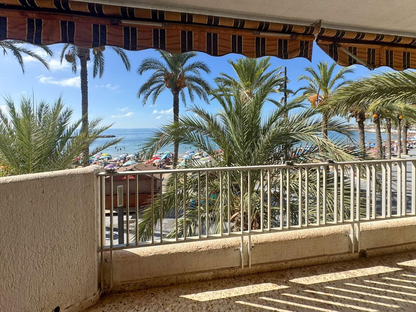 3 bedroom Flat for sale in Torrevieja with garage - € 425,000 (Ref: 9466152)