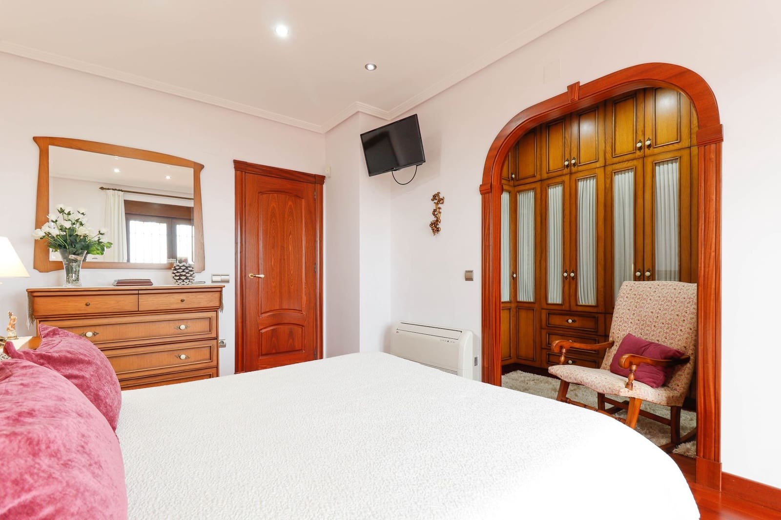 4 soverom Villa til salgs i Torrevieja med svømmebasseng garasje - € 450 000 (Ref: 9467764)