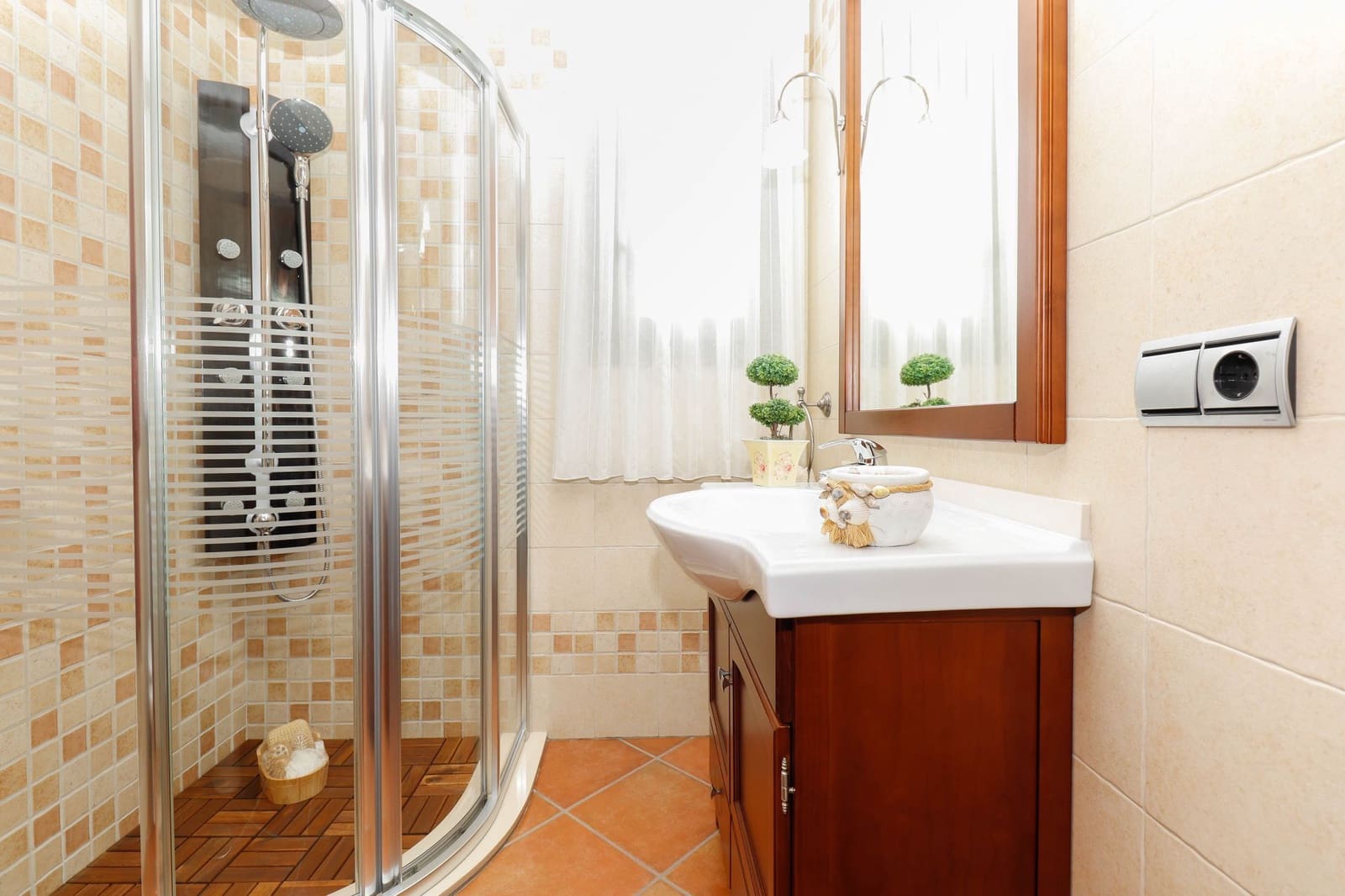 4 soverom Villa til salgs i Torrevieja med svømmebasseng garasje - € 450 000 (Ref: 9467764)