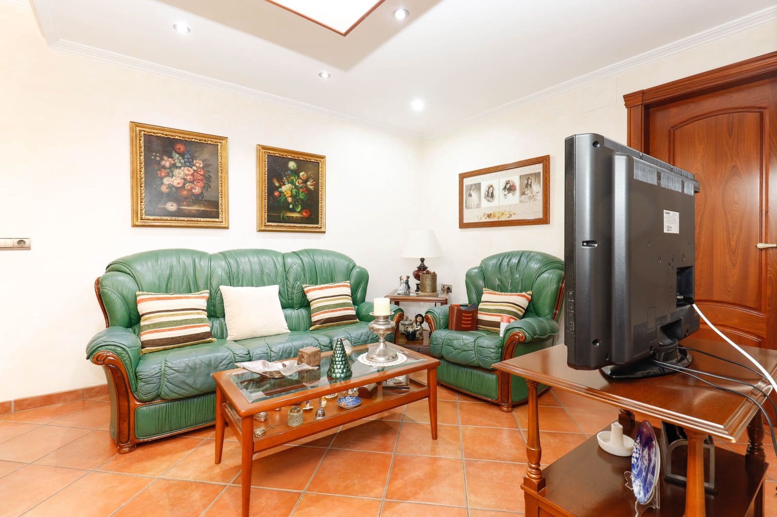 4 soverom Villa til salgs i Torrevieja med svømmebasseng garasje - € 450 000 (Ref: 9467764)