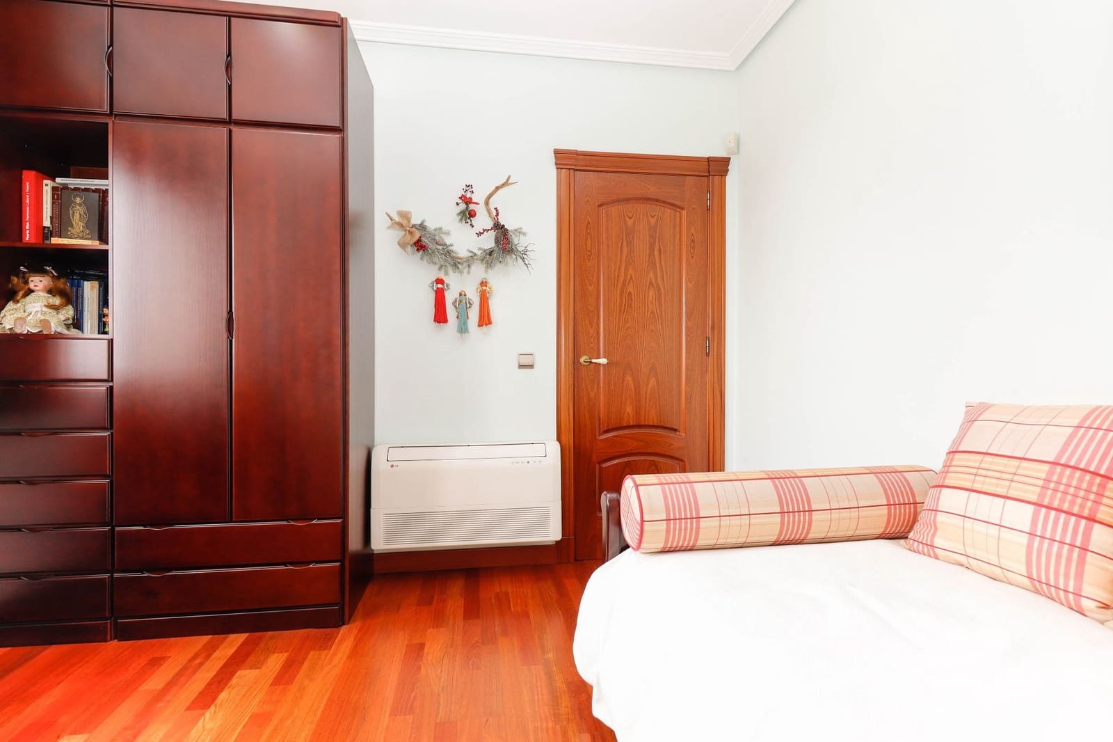 4 soverom Villa til salgs i Torrevieja med svømmebasseng garasje - € 450 000 (Ref: 9467764)