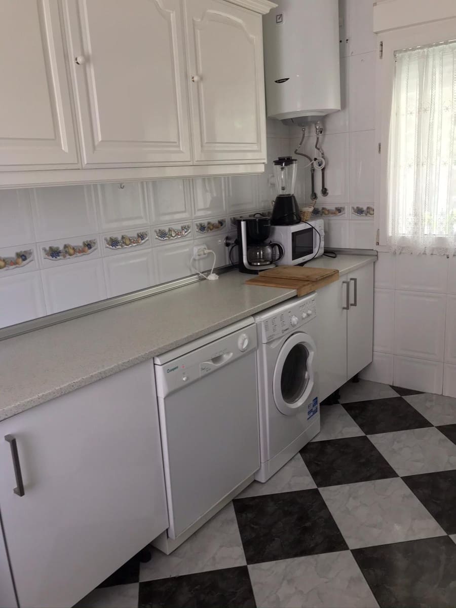 3 bedroom Villa for sale in Torrevieja with pool - € 550,000 (Ref: 9467769)