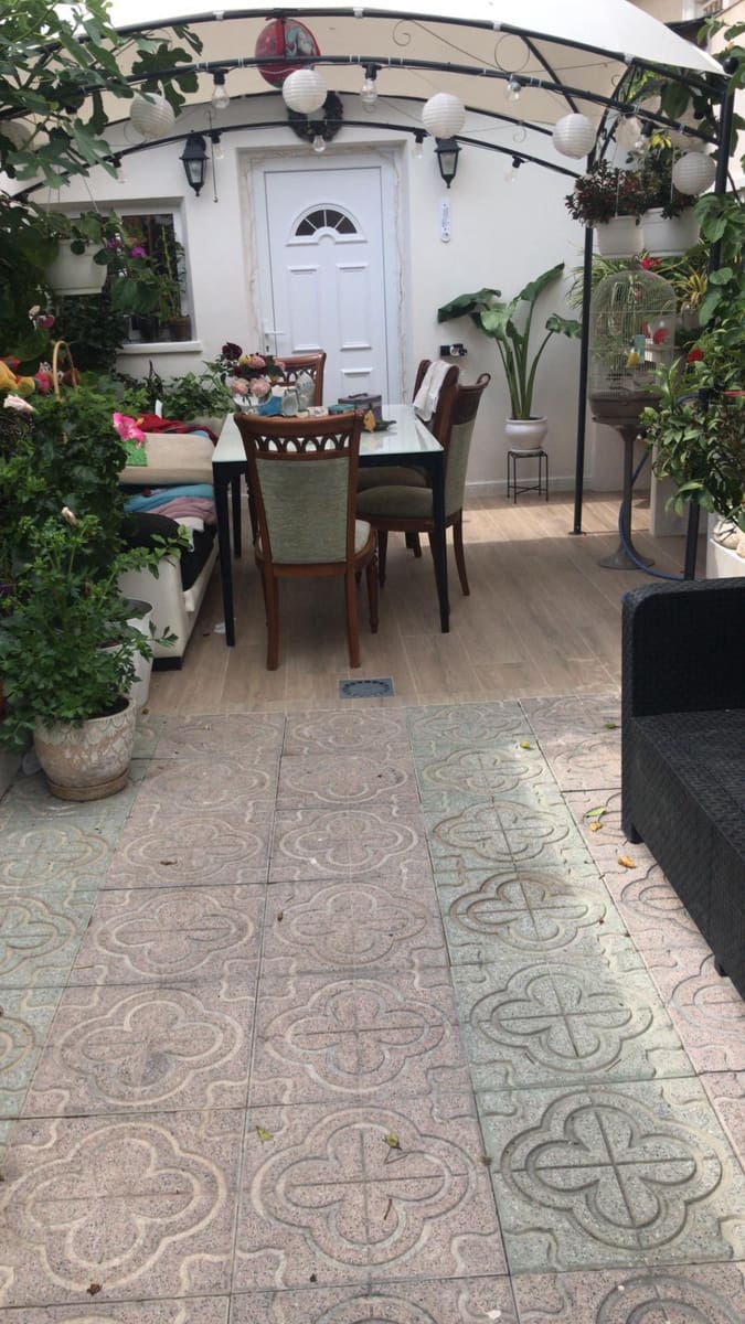 3 bedroom Villa for sale in Torrevieja with pool - € 550,000 (Ref: 9467769)