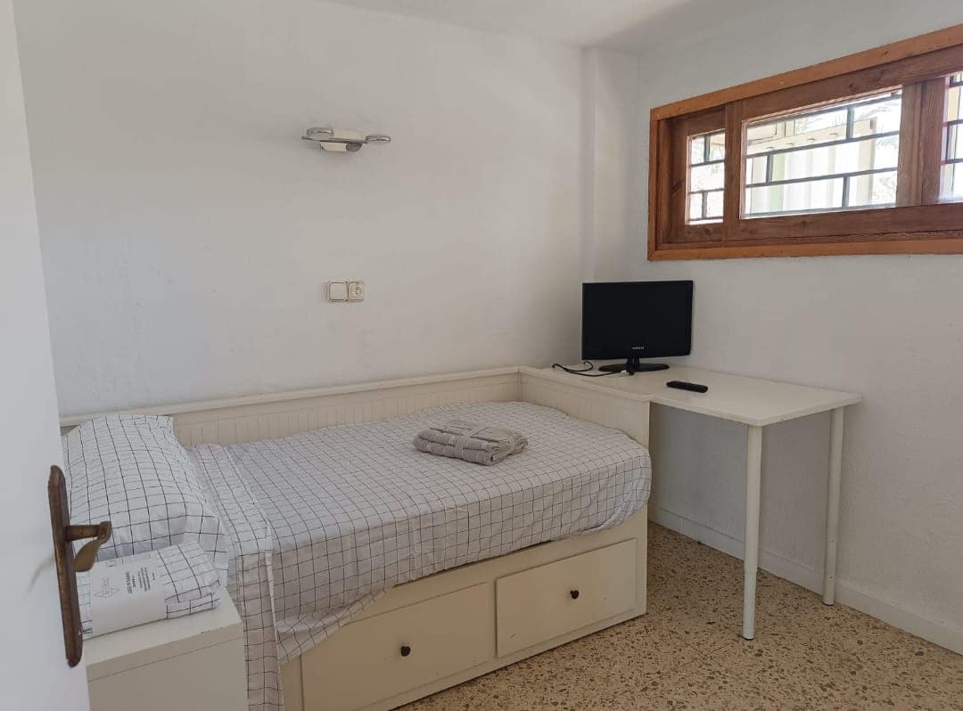 Piso de 2 habitaciones en Cabo de las Huertas en alquiler con piscina garaje - 1.180 € (Ref: 9489743)