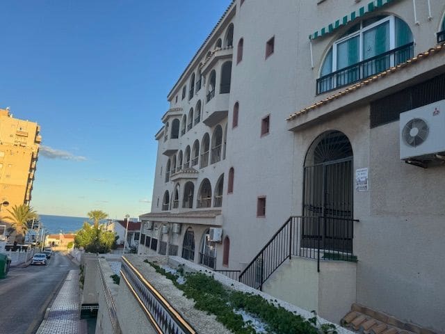 Studio till salu i Cabo Cervera, Torrevieja med pool garage - 106 500 € (Ref: 9523487)