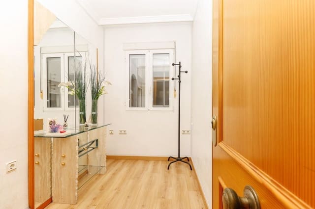 3 makuuhuone Huoneisto myytävänä paikassa Centro, Torrevieja - 149 000 € (Ref: 9536358)