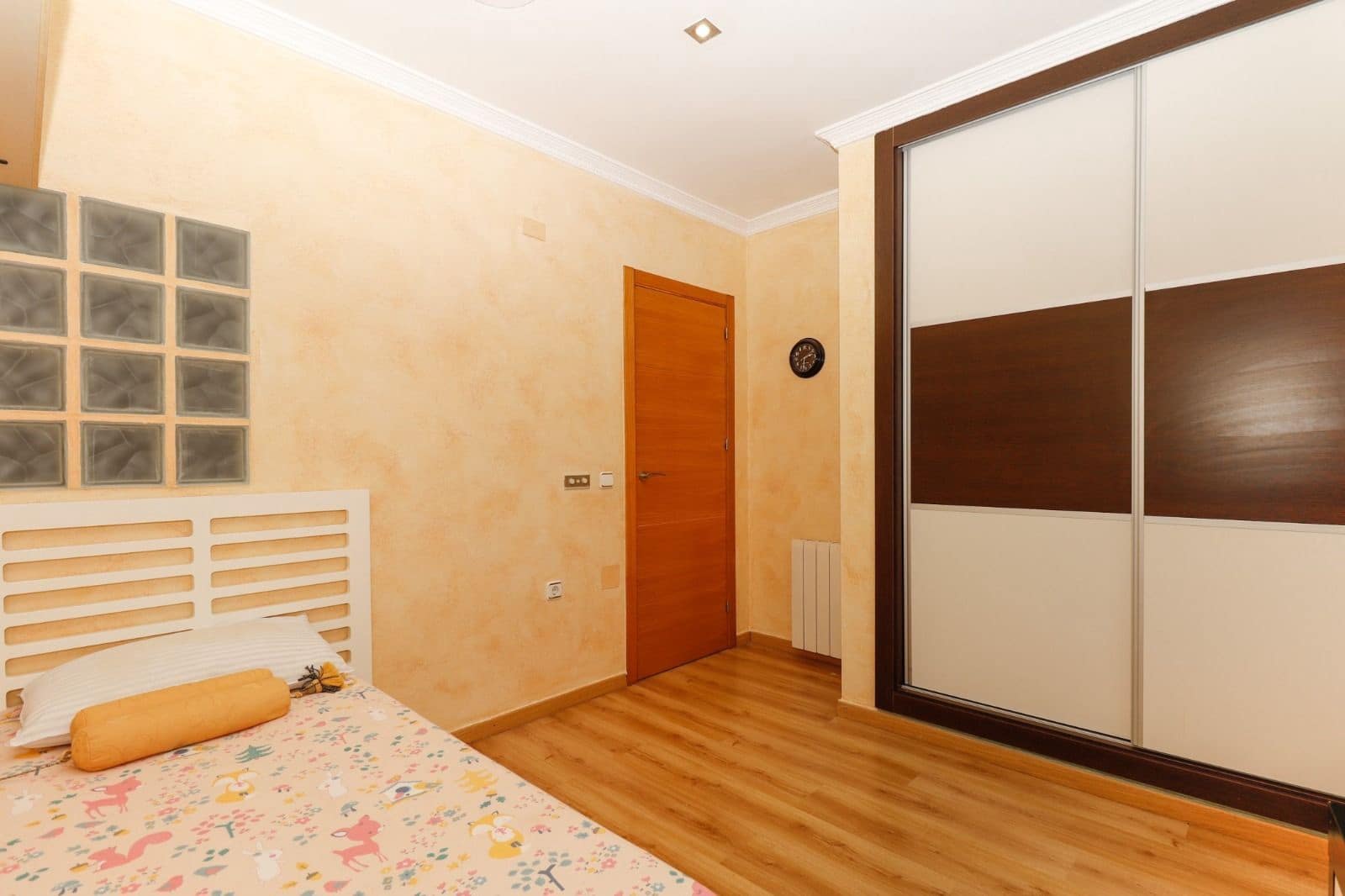 3 makuuhuone Huoneisto myytävänä paikassa Torrevieja - 149 000 € (Ref: 9536358)