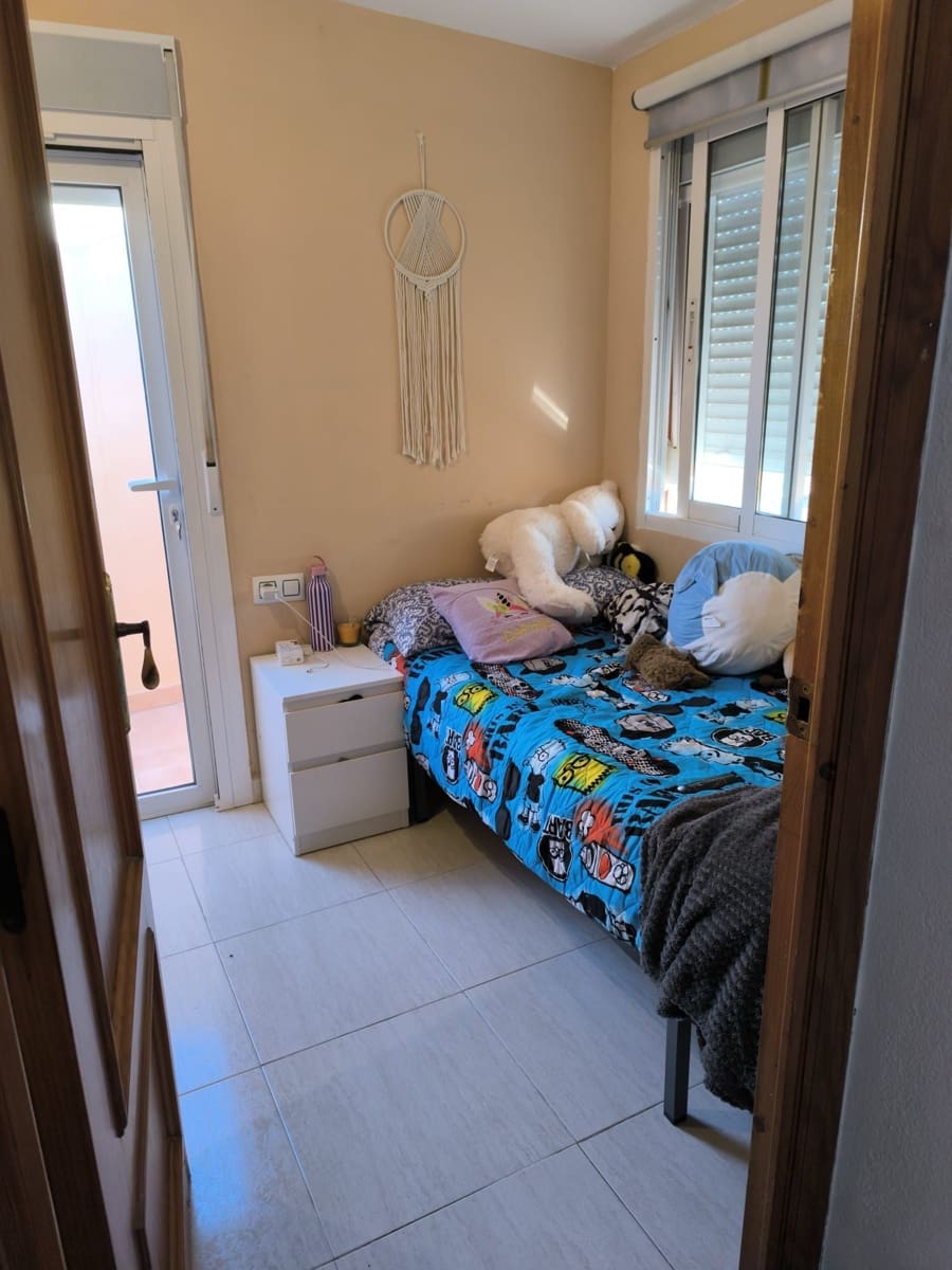 Adosado de 4 habitaciones en Torrevieja en venta con piscina garaje - 193.000 € (Ref: 9536451)