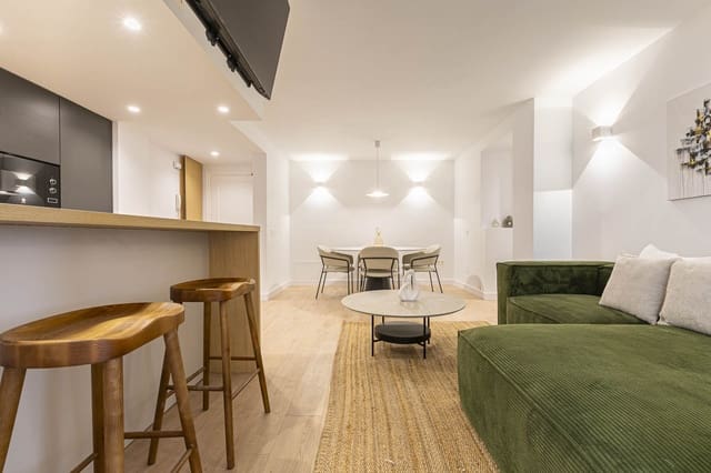 Apartamento de 2 habitaciones en Marbella Centro, Marbella en venta - 550.000 € (Ref: 9543930)